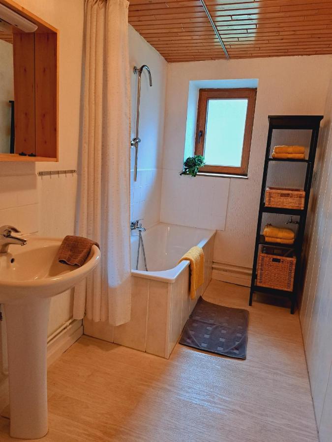 Le Chalet - Maison De Vacances La-Roche-en-Ardenne Eksteriør billede
